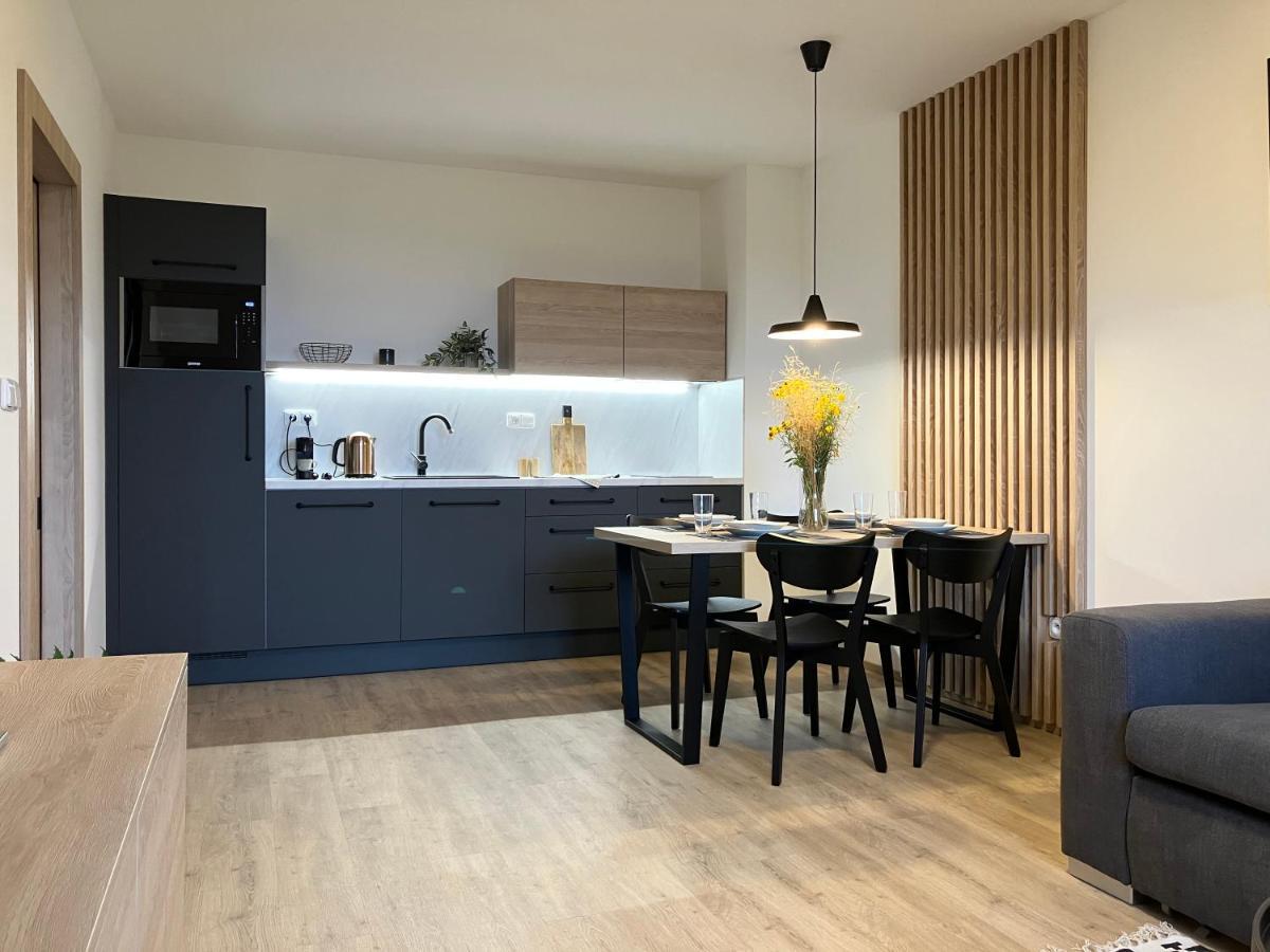 Apartman Nahore Vacov Eksteriør bilde